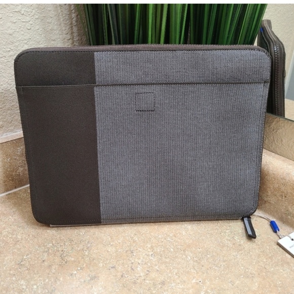 Rothy's Laptop Portfolio Sleeve Case NWOT - Picture 2 of 5